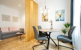 Comfortable, Balcony Apartment - Quick Access To Vienna'S Old Centre